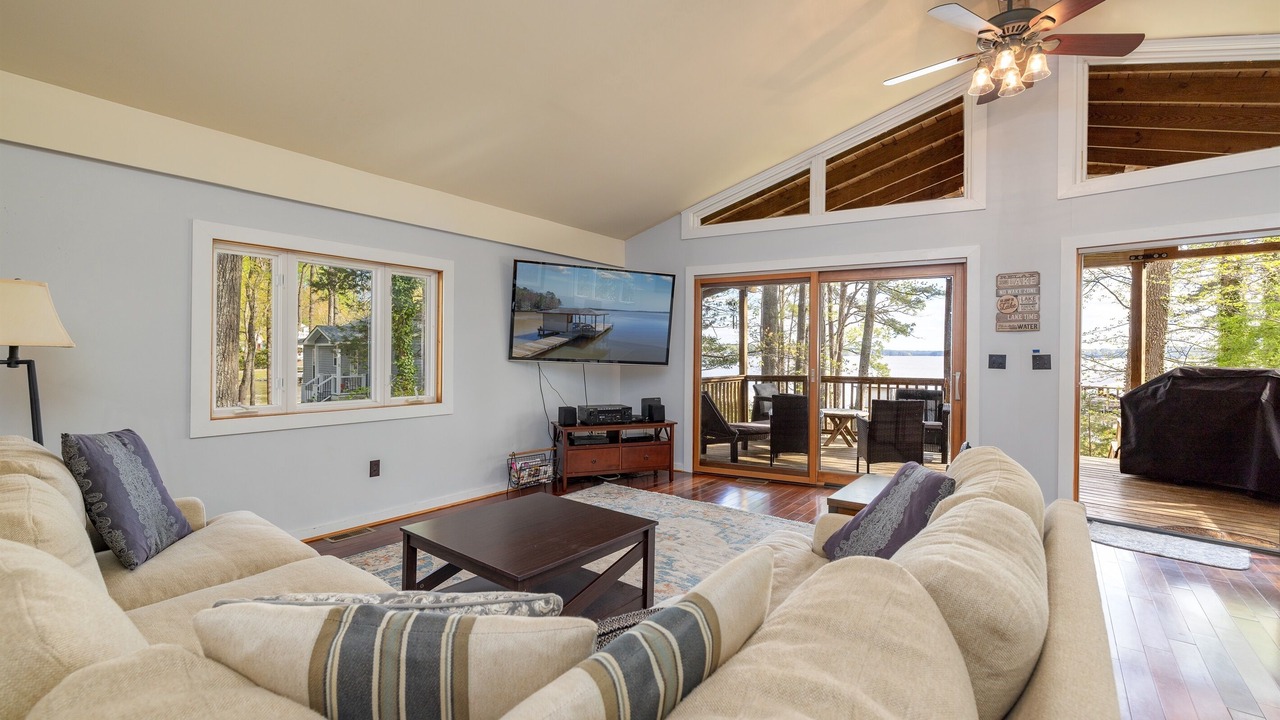 Photo of Livingroom in Wildwood Point