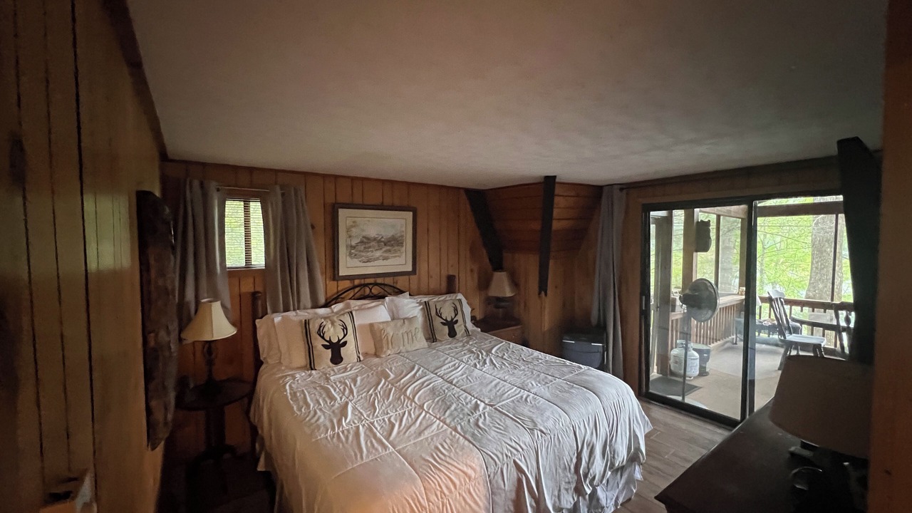 Photo of Bedroom in Glenville
