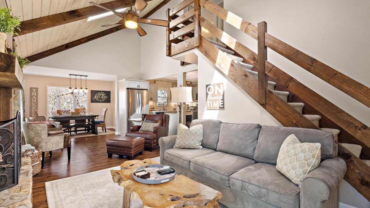 Photo of Livingroom in Beech Mountain