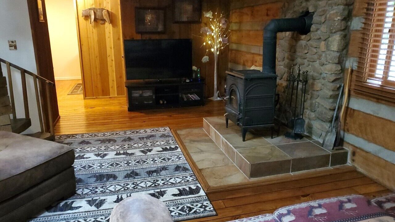 Photo of Livingroom in Mills River