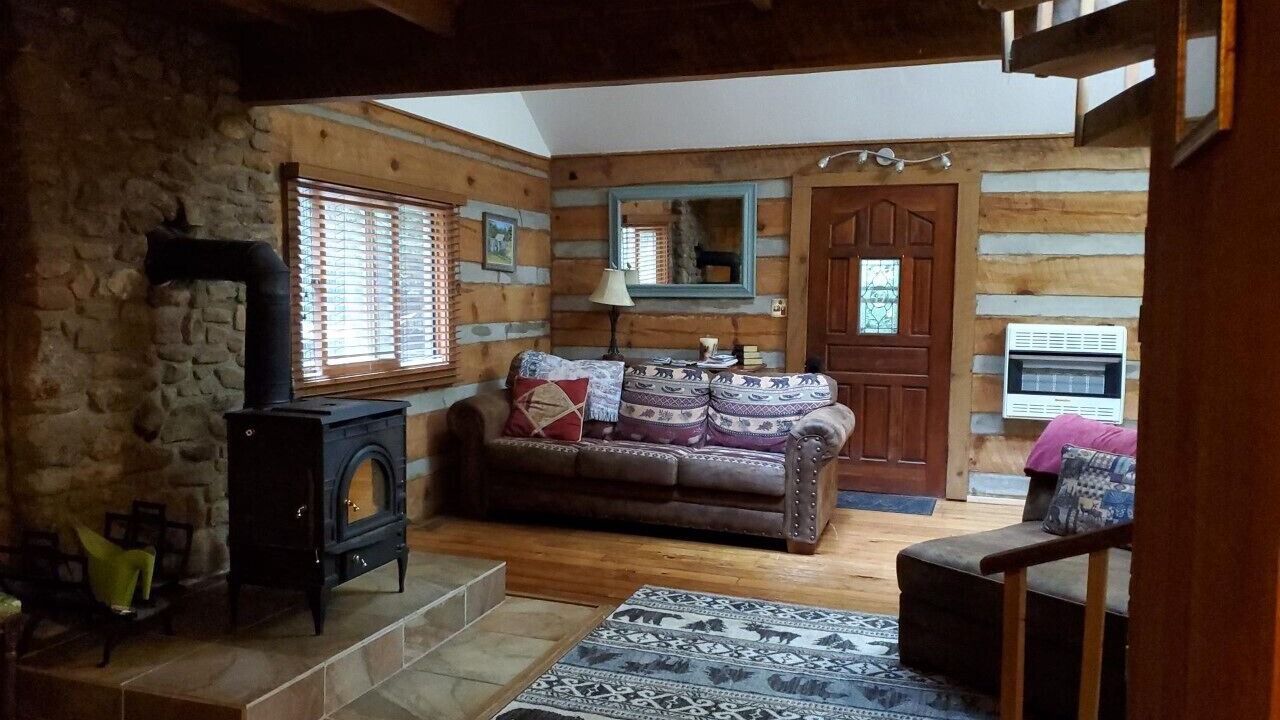 Photo of Livingroom in Mills River
