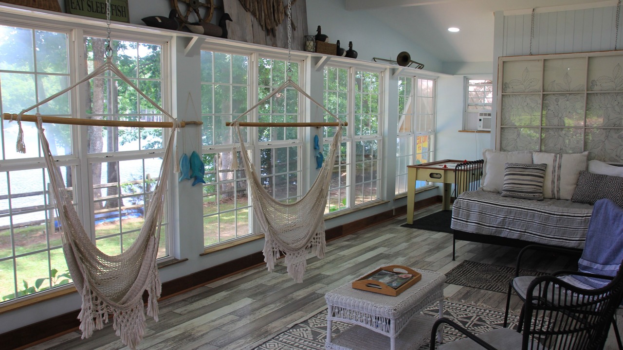 Photo of Livingroom in Mountain Island
