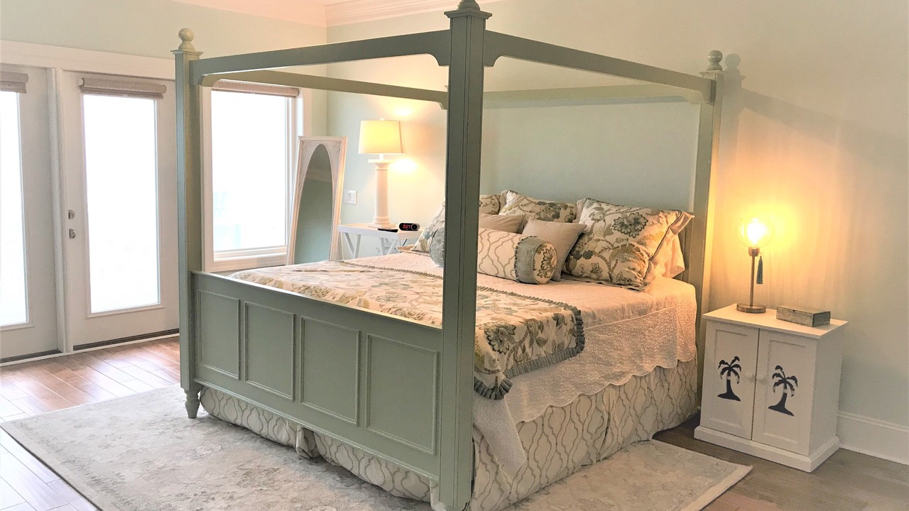 Photo of Bedroom in Sunset Beach