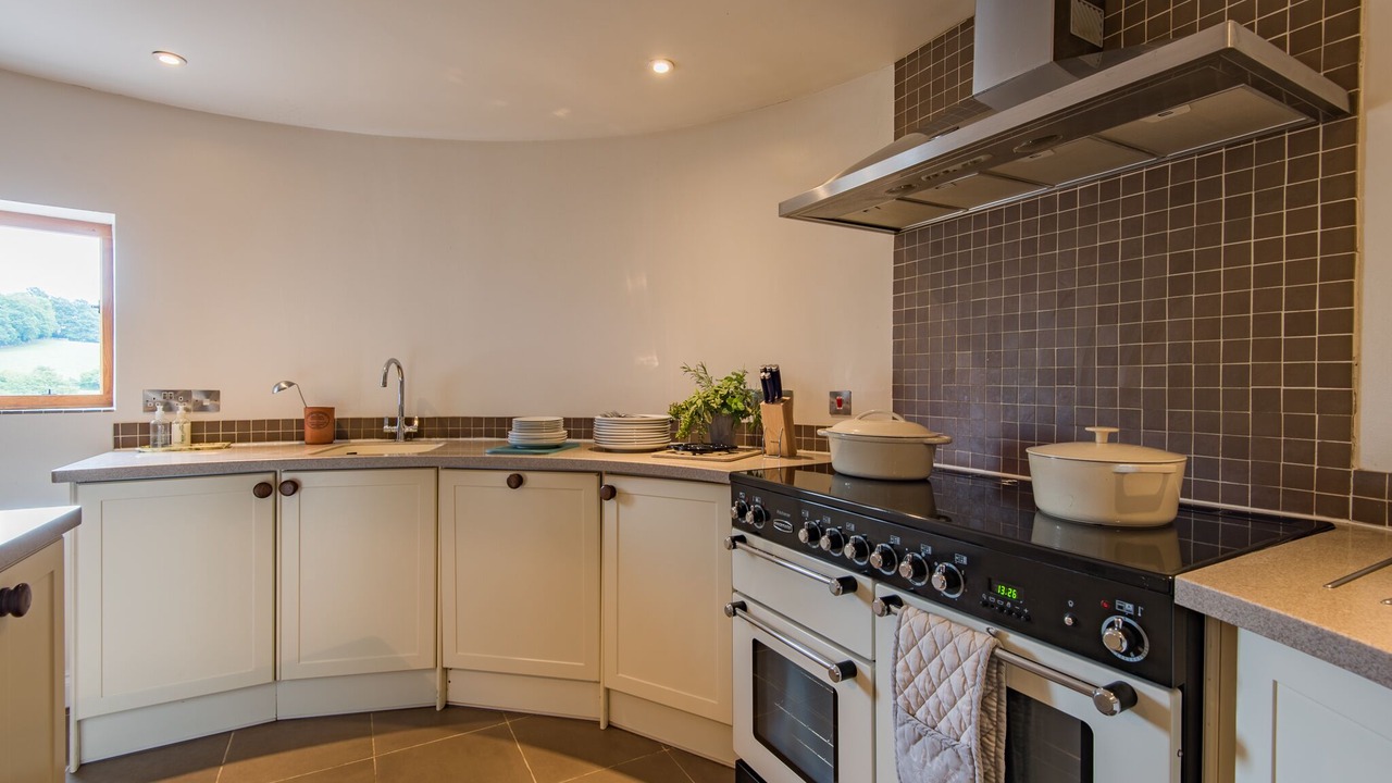 Photo of Kitchen in Ewhurst Green