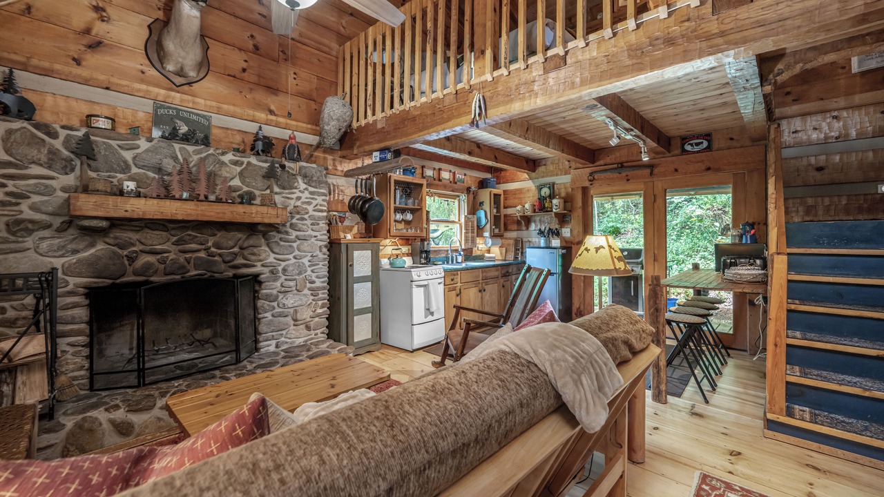 Photo of Livingroom in Weaverville