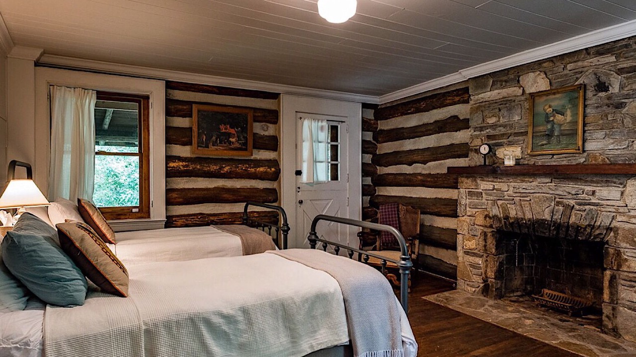 Photo of Livingroom in Winston - Salem