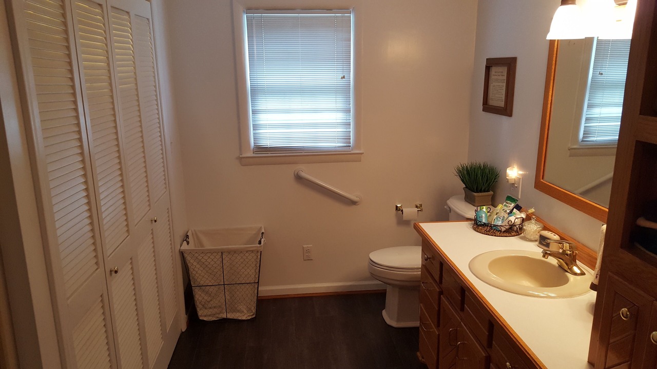 Photo of Bathroom in Nebo