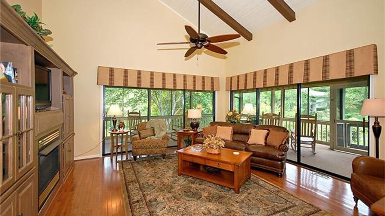 Photo of Bedroom in Cummings Cove