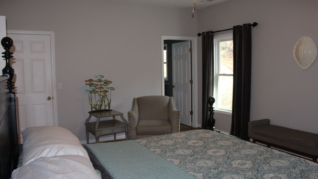 Photo of Bedroom in Forest Lake Heights