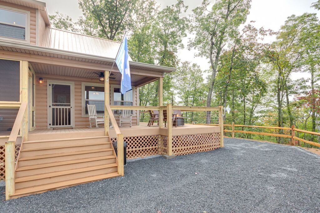 Photo of Patio Balcony in Bryson City