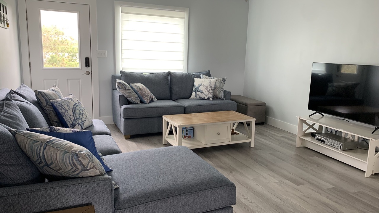 Photo of Livingroom in Brigands' Bay