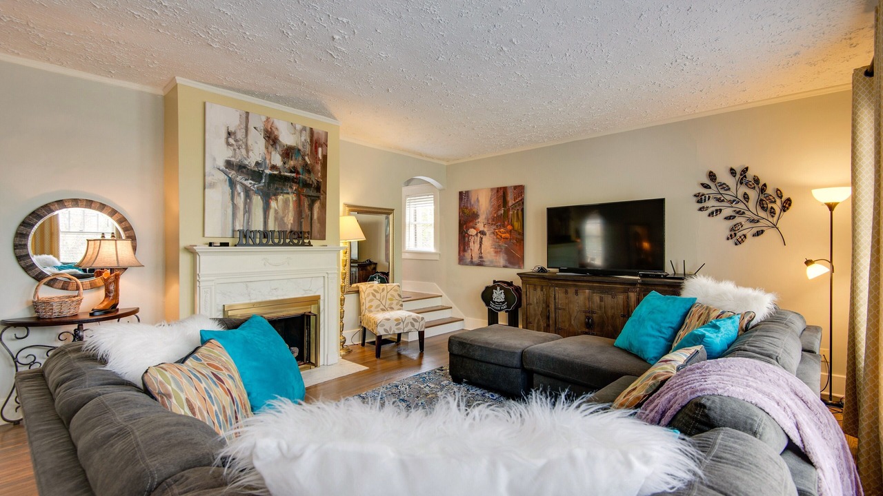 Photo of Bedroom in Hillsboro West End
