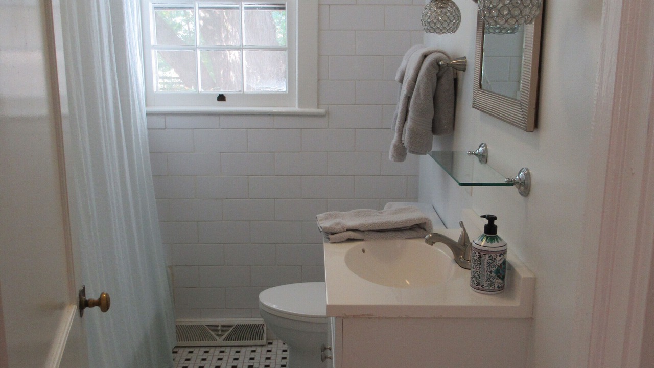Photo of Bathroom in Elon