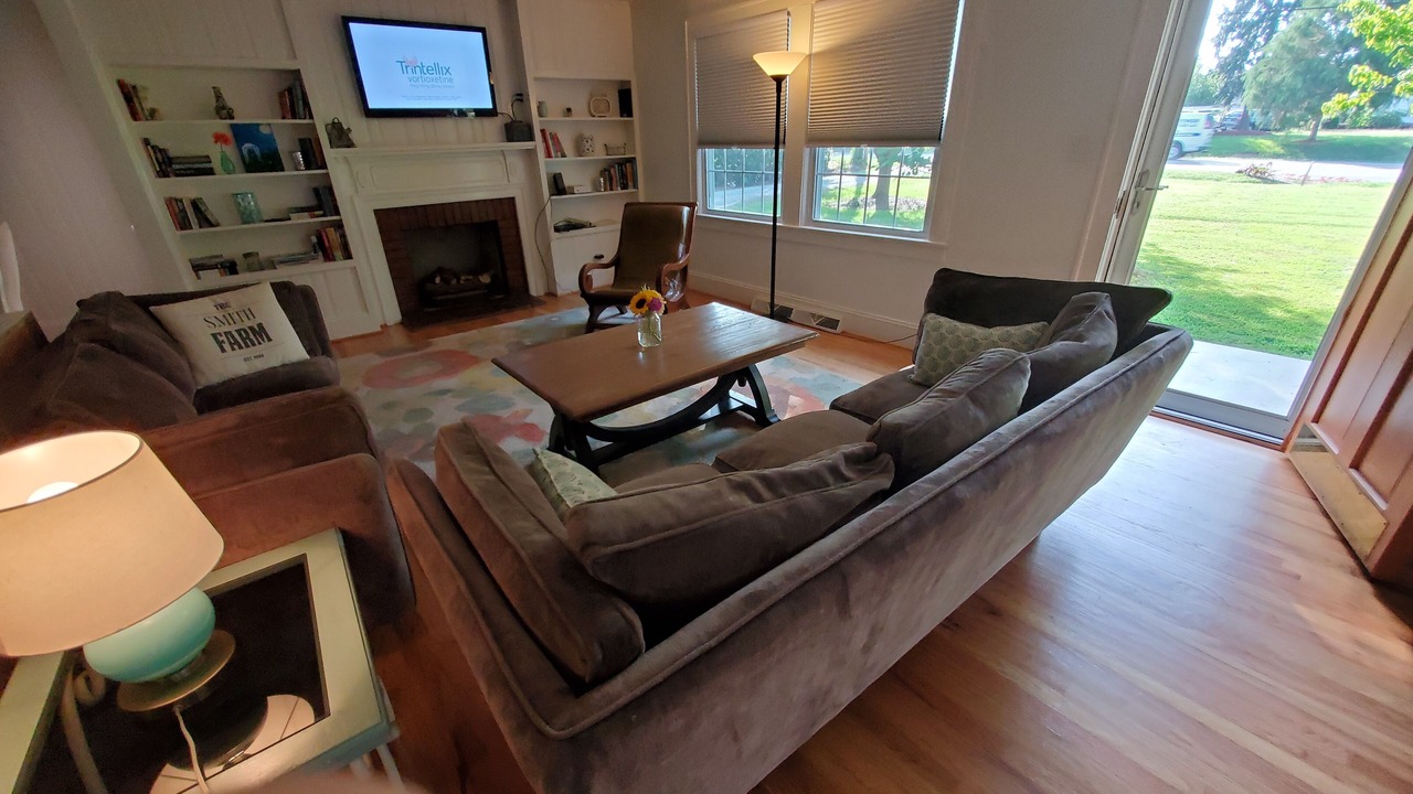 Photo of Livingroom in Elon