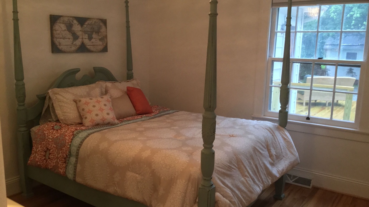 Photo of Bedroom in Elon