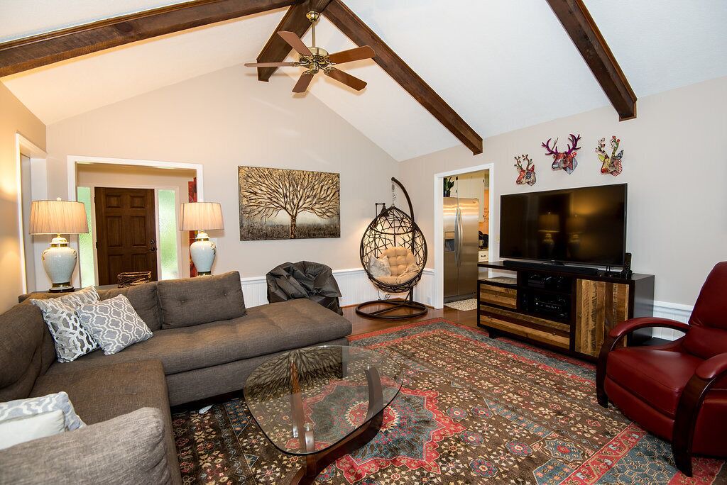 Photo of Livingroom in Northwest Raleigh