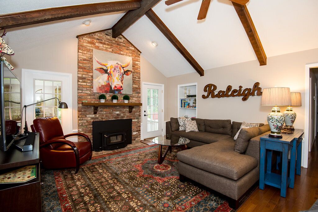 Photo of Livingroom in Northwest Raleigh