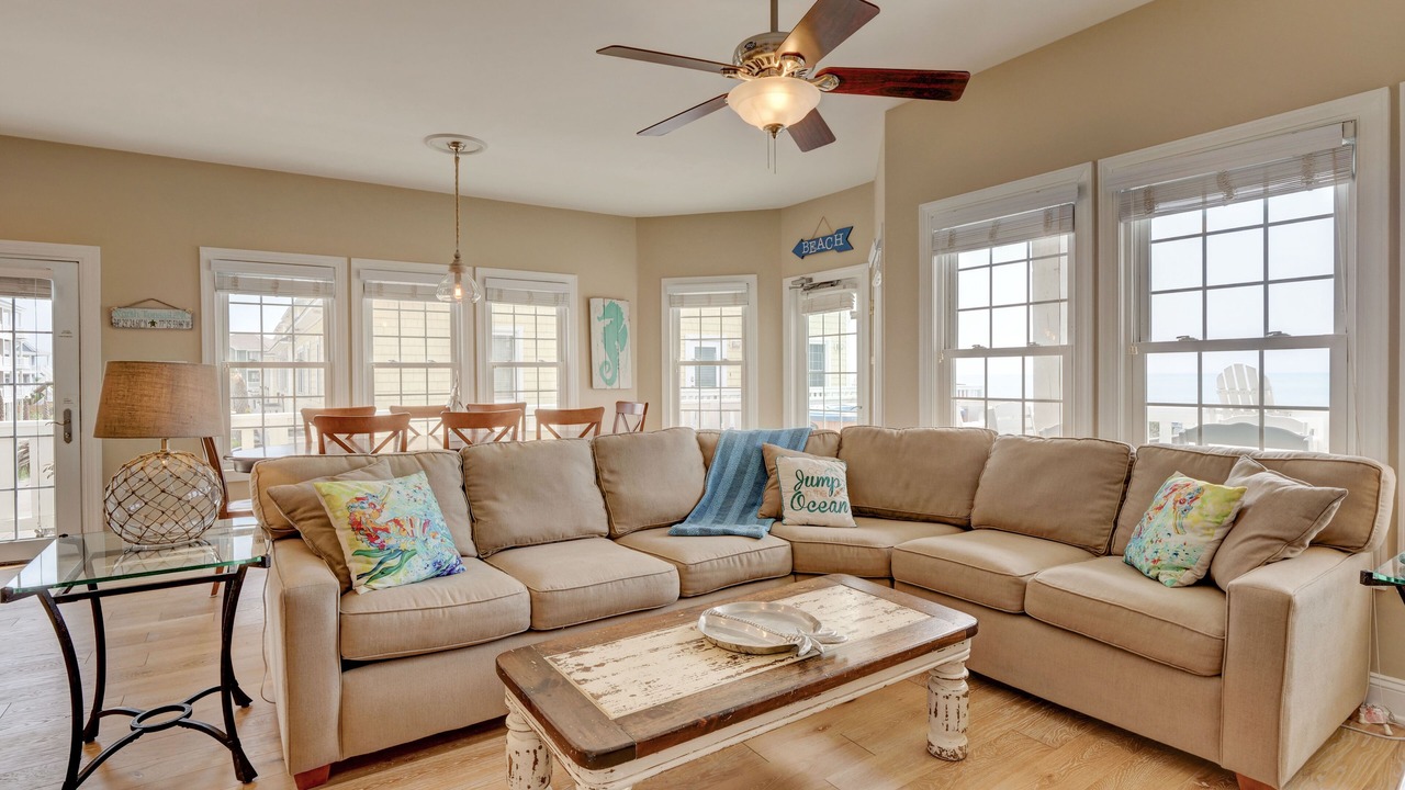 Photo of Livingroom in North Topsail Beach