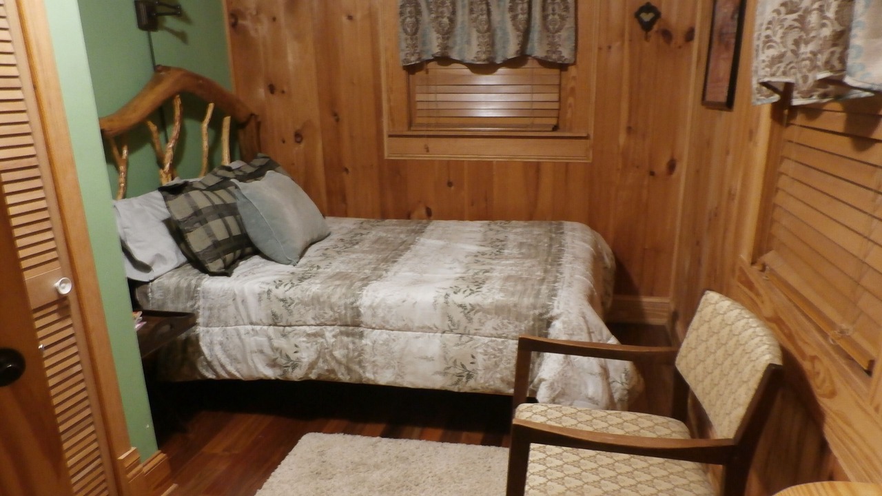 Photo of Bedroom in Maggie Valley