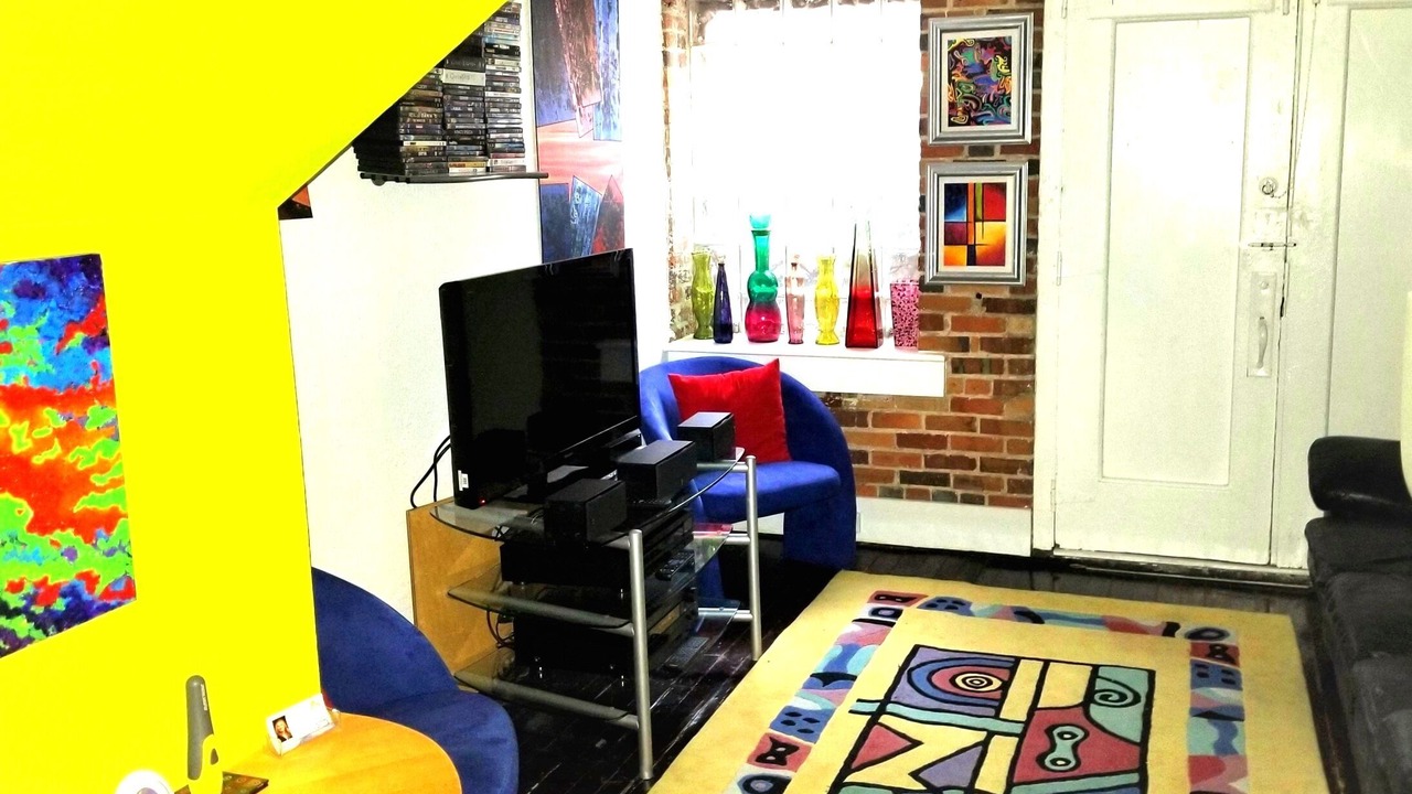 Photo of Livingroom in Wilmington Historic District