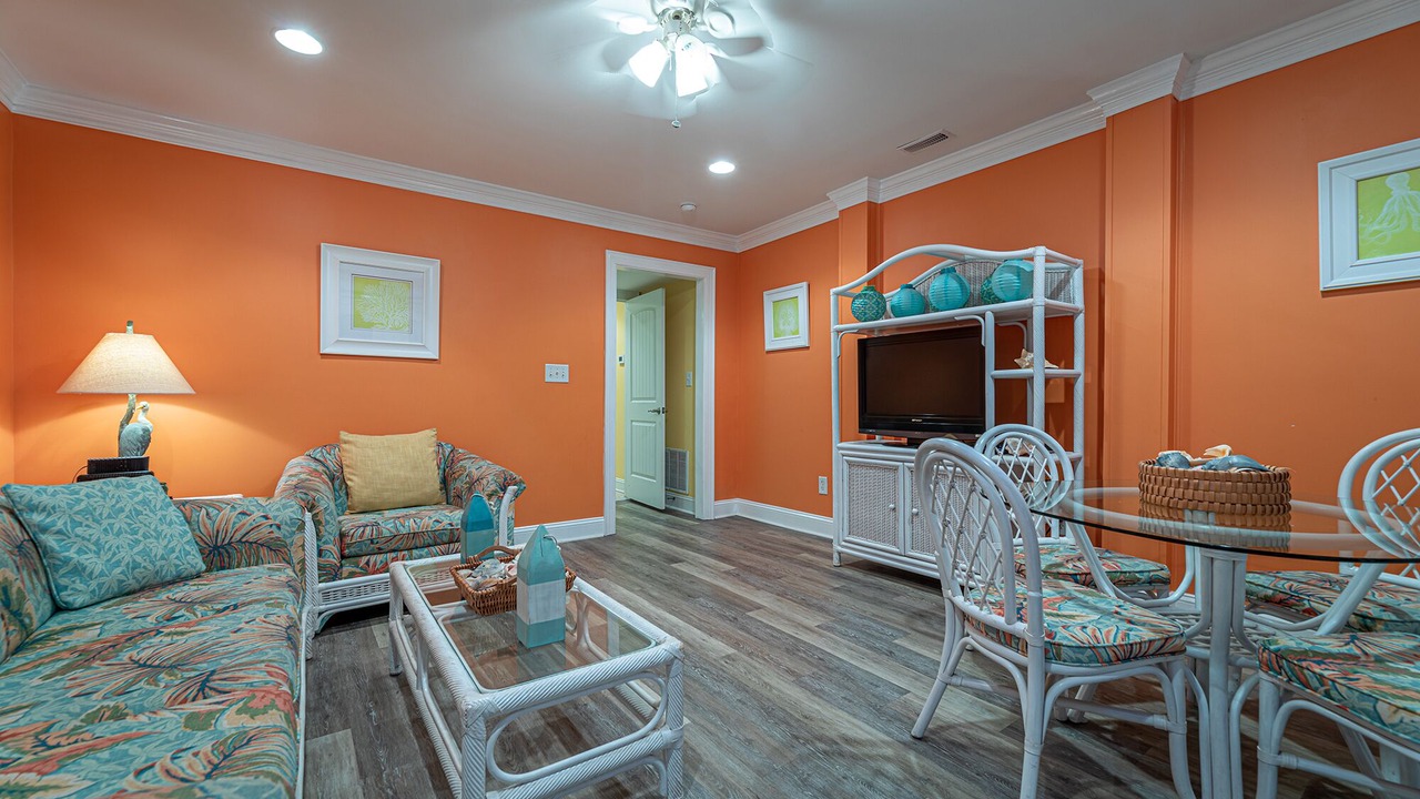 Photo of Livingroom in Pine Knoll Shores