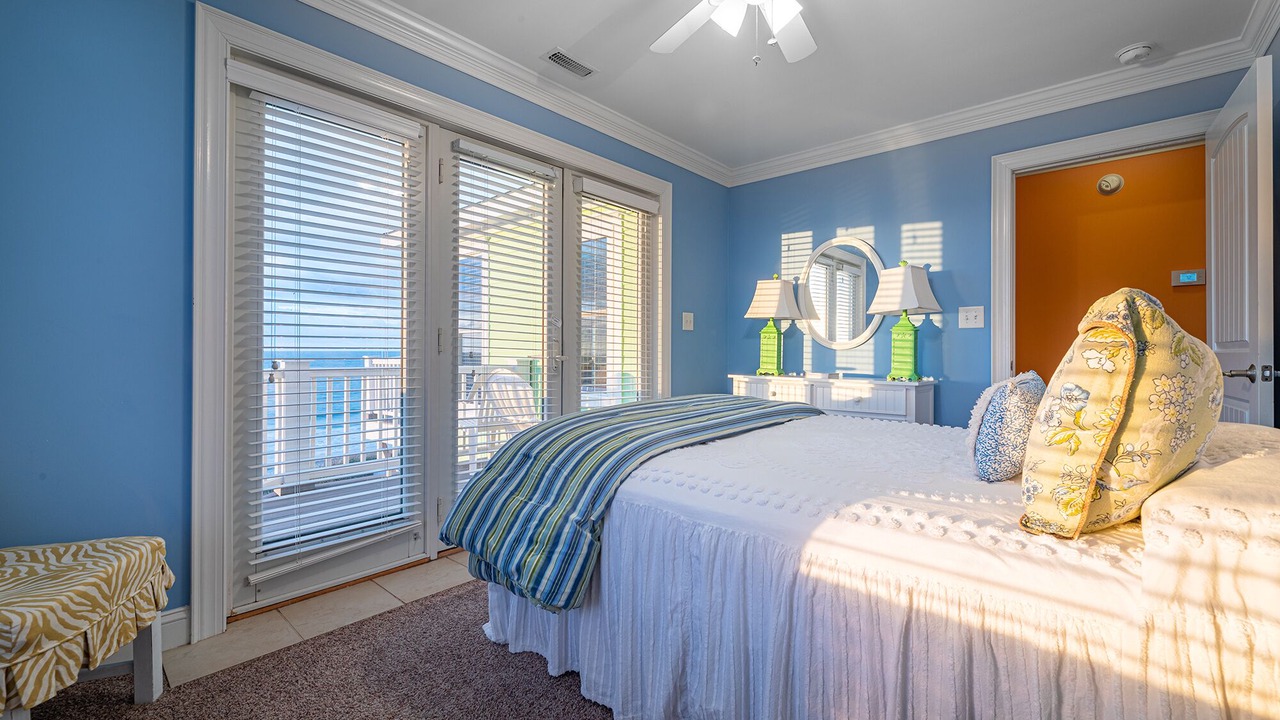 Photo of Bedroom in Pine Knoll Shores