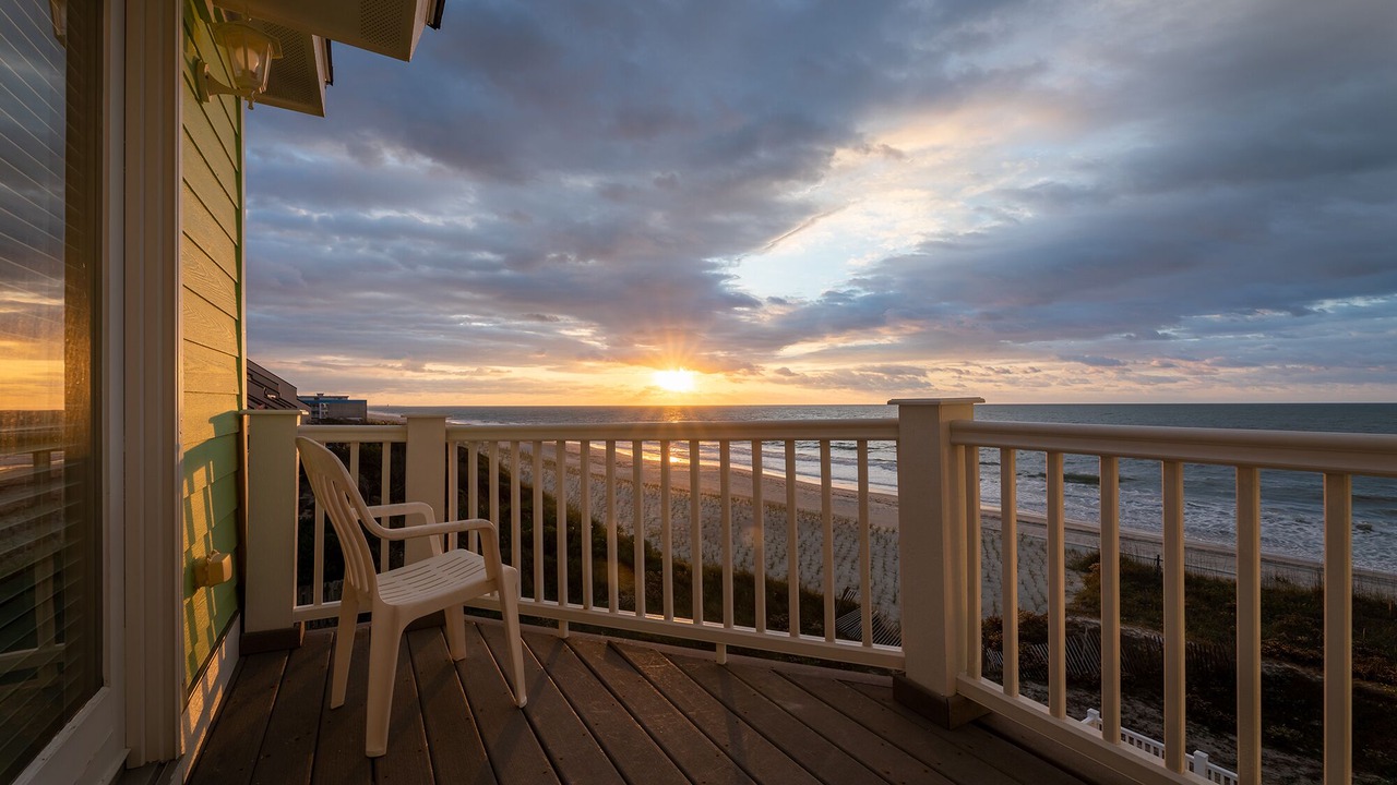 Photo of Patio Balcony in Pine Knoll Shores