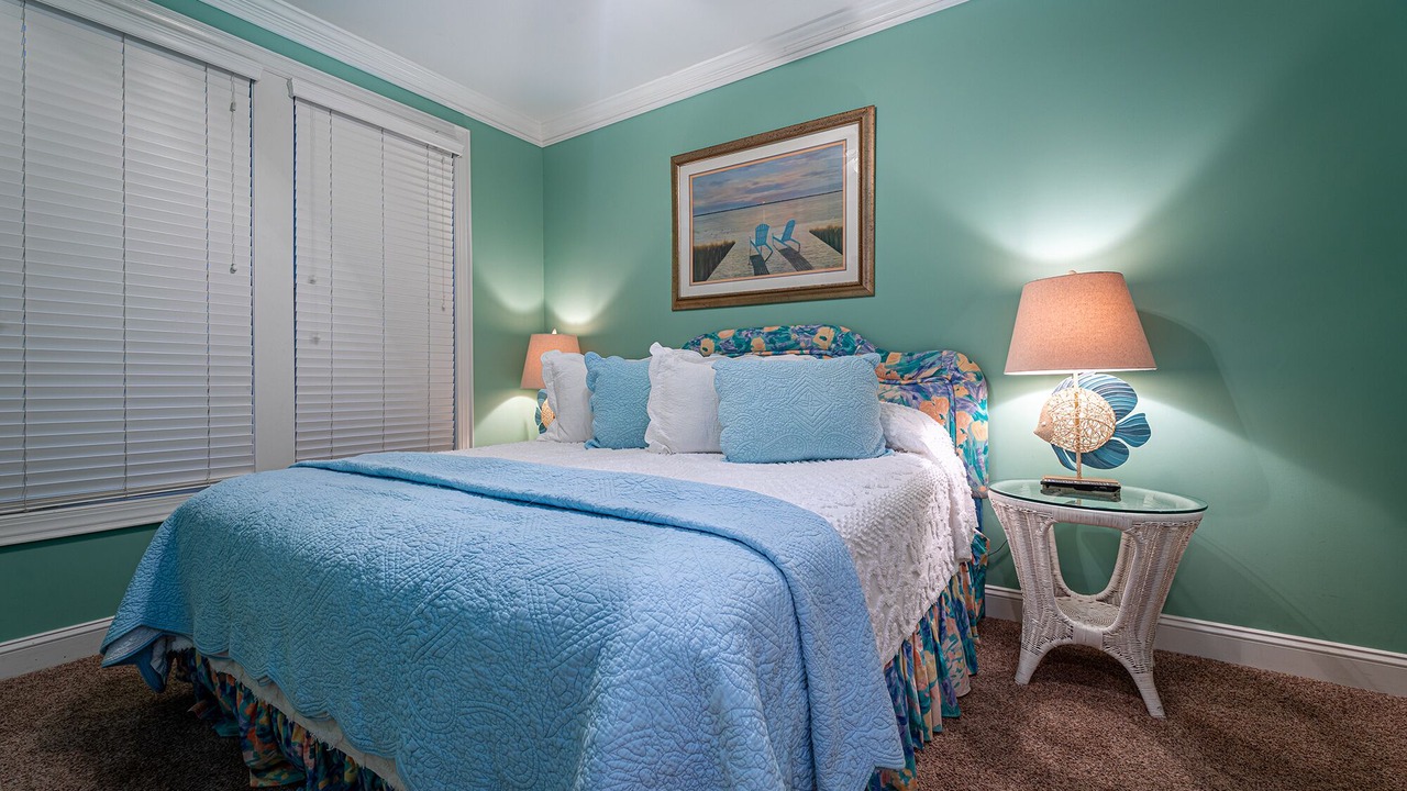 Photo of Bedroom in Pine Knoll Shores