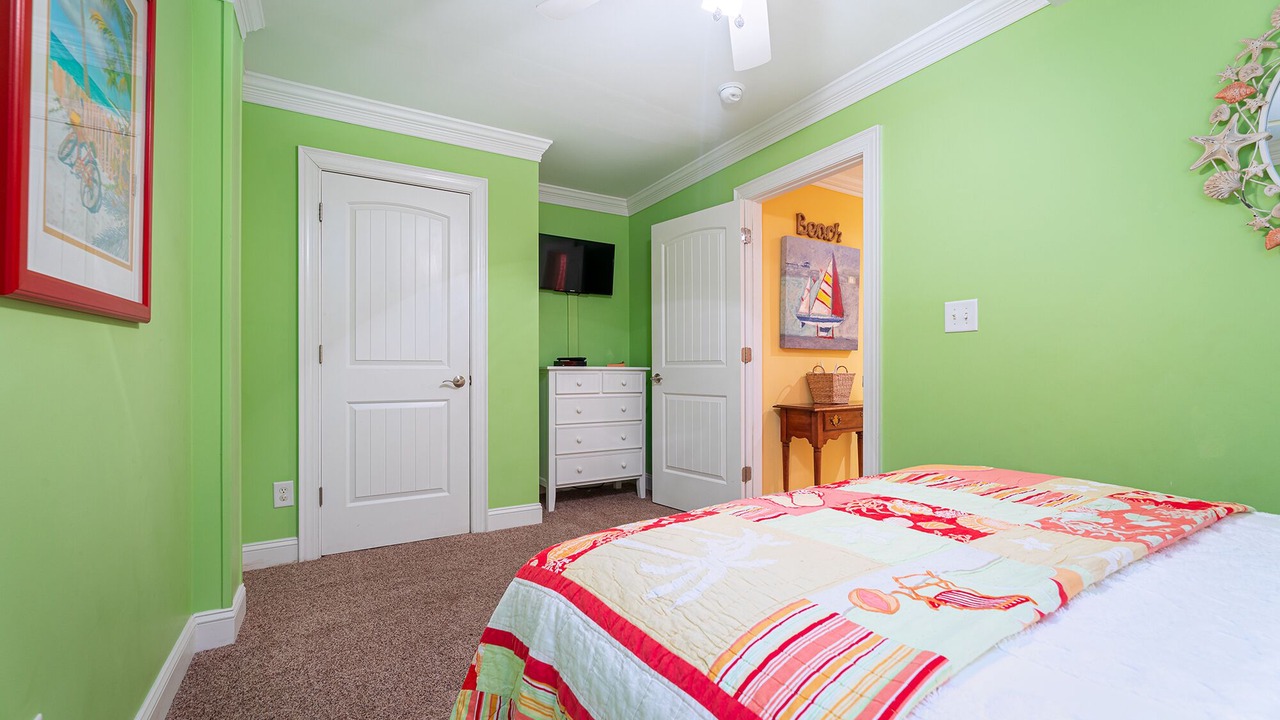 Photo of Bedroom in Pine Knoll Shores