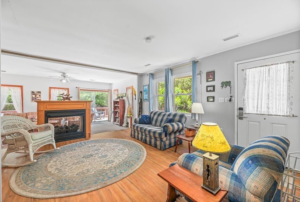 Photo of Livingroom in Southern Shores