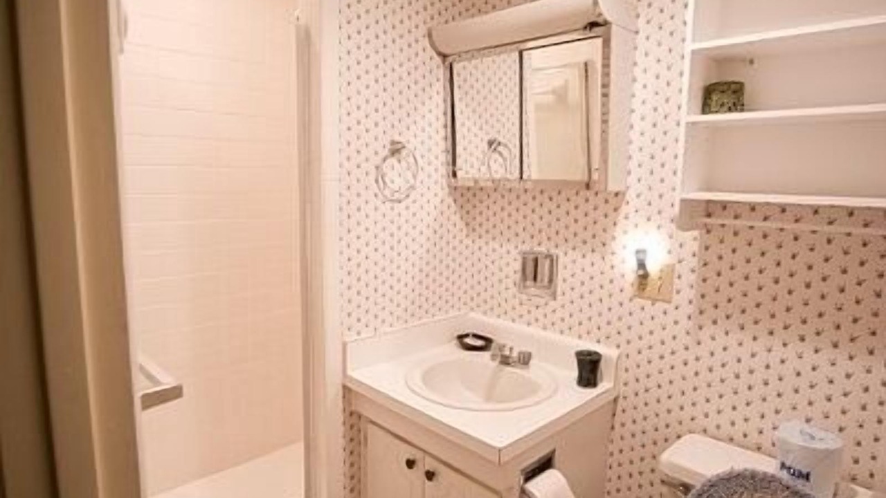 Photo of Bathroom in Charter Hills