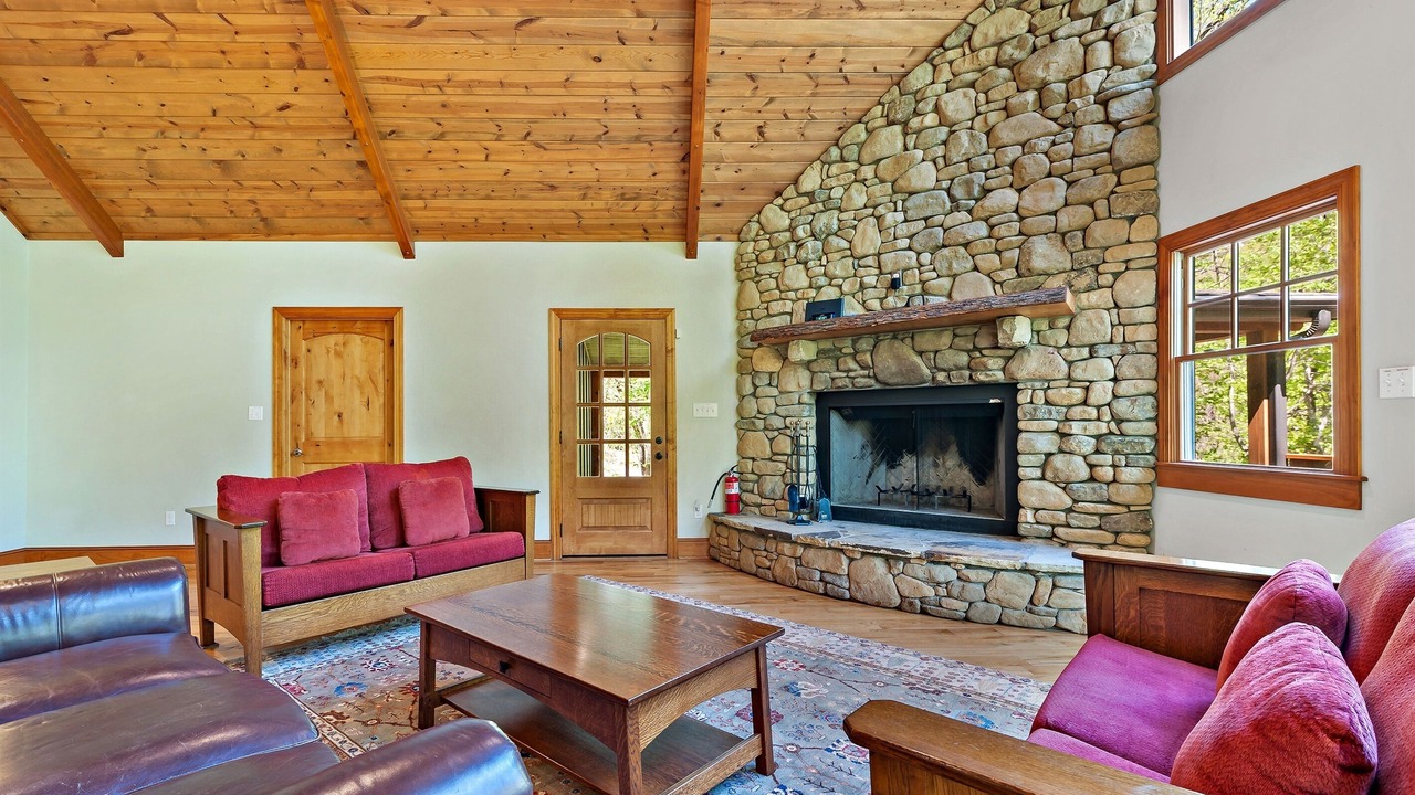 Photo of Livingroom in Chimney Rock