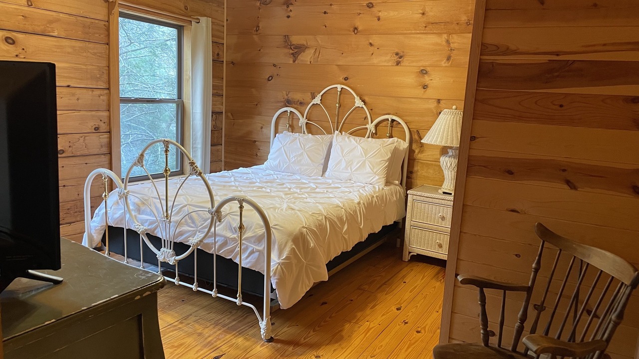 Photo of Bedroom in Saluda