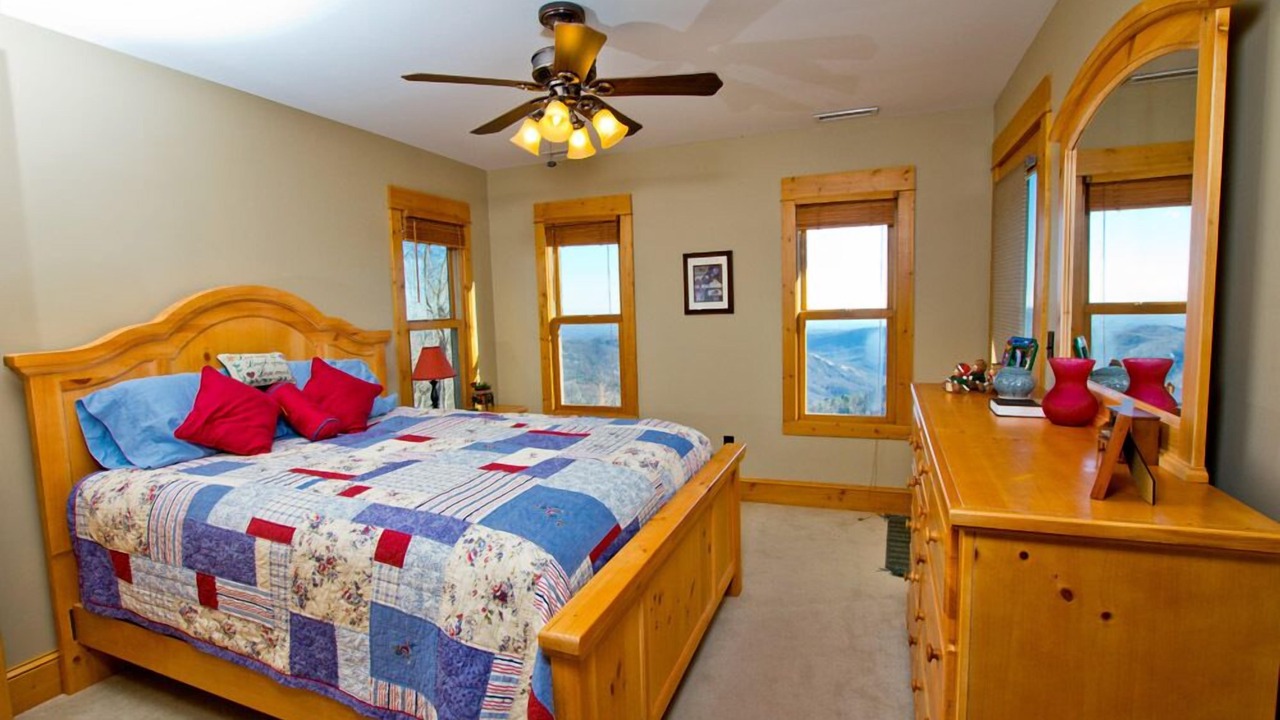 Photo of Bedroom in Old Fort