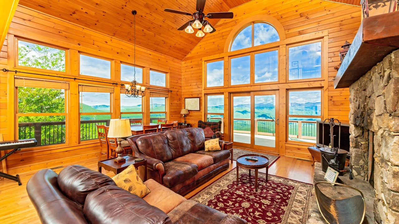 Photo of Livingroom in Old Fort