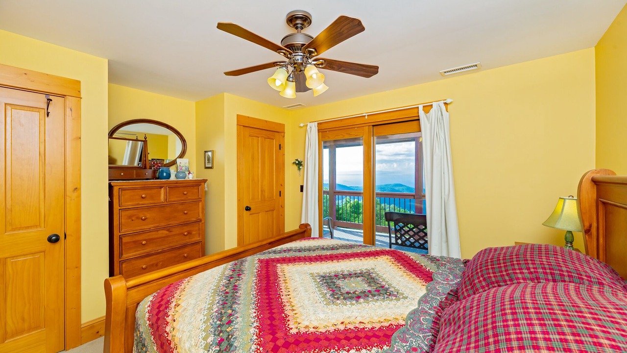 Photo of Bedroom in Old Fort