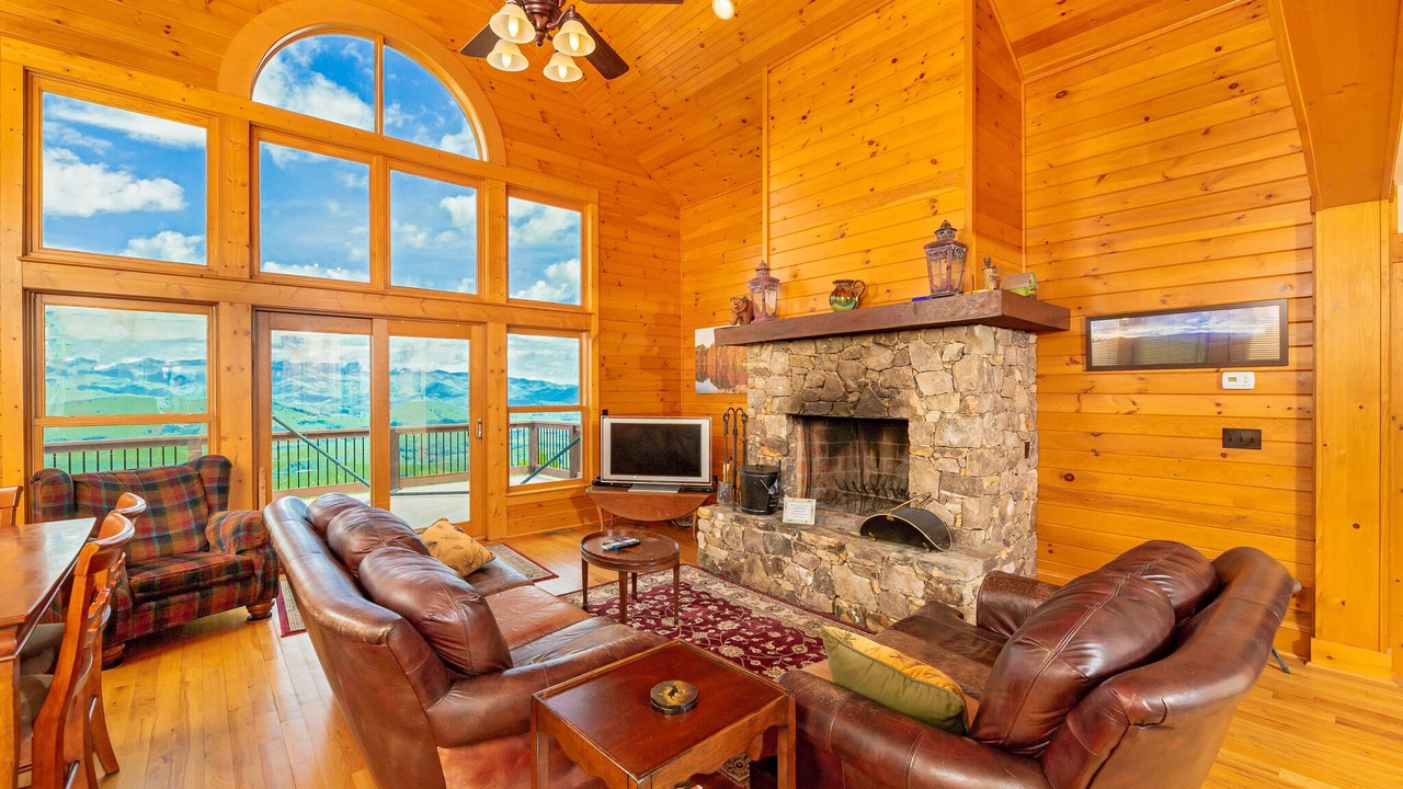 Photo of Livingroom in Old Fort