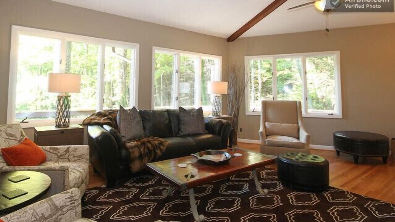 Photo of Livingroom in Fairview