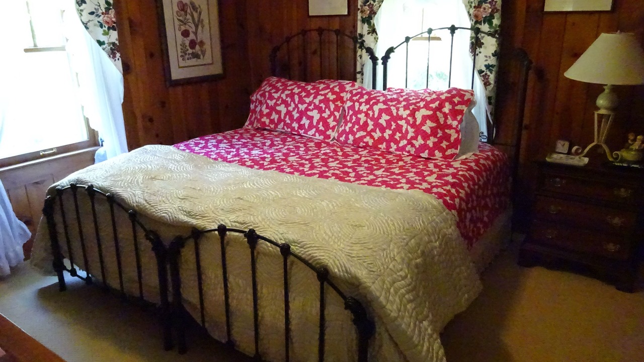 Photo of Bedroom in Hendersonville