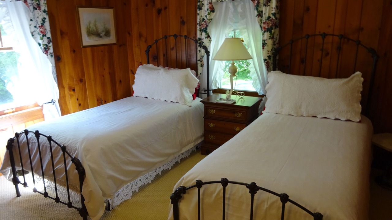 Photo of Bedroom in Hendersonville
