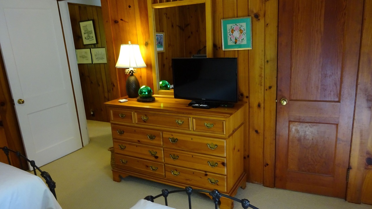 Photo of Bedroom in Hendersonville