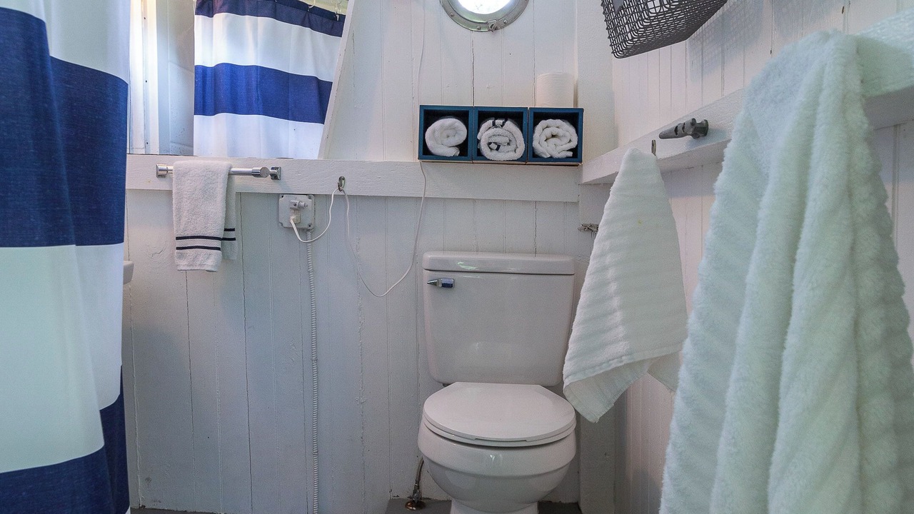 Photo of Bathroom in Minnesott Beach