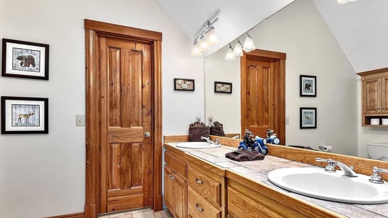 Photo of Bathroom in Maggie Valley