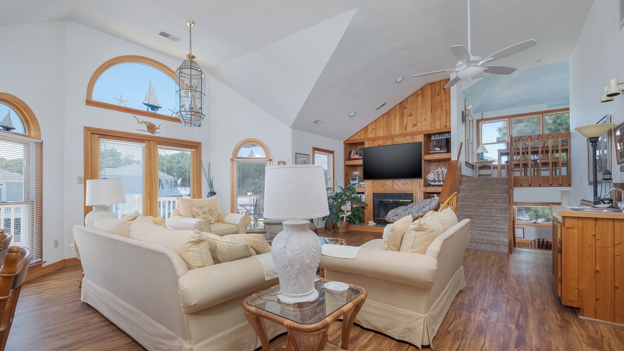 Photo of Livingroom in Monteray Shores