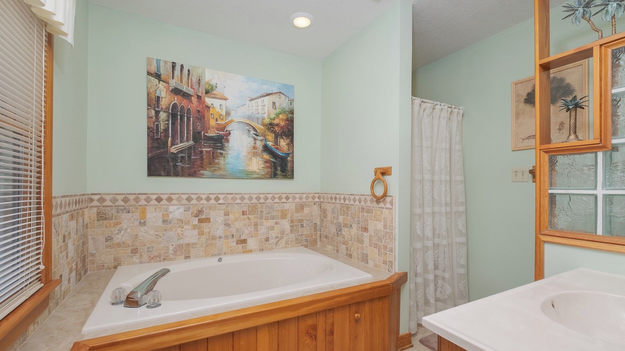 Photo of Bathroom in Monteray Shores