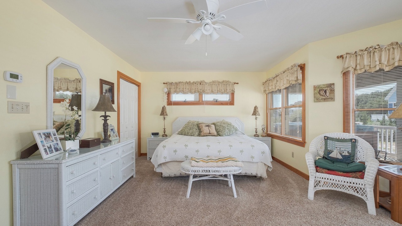 Photo of Bedroom in Monteray Shores