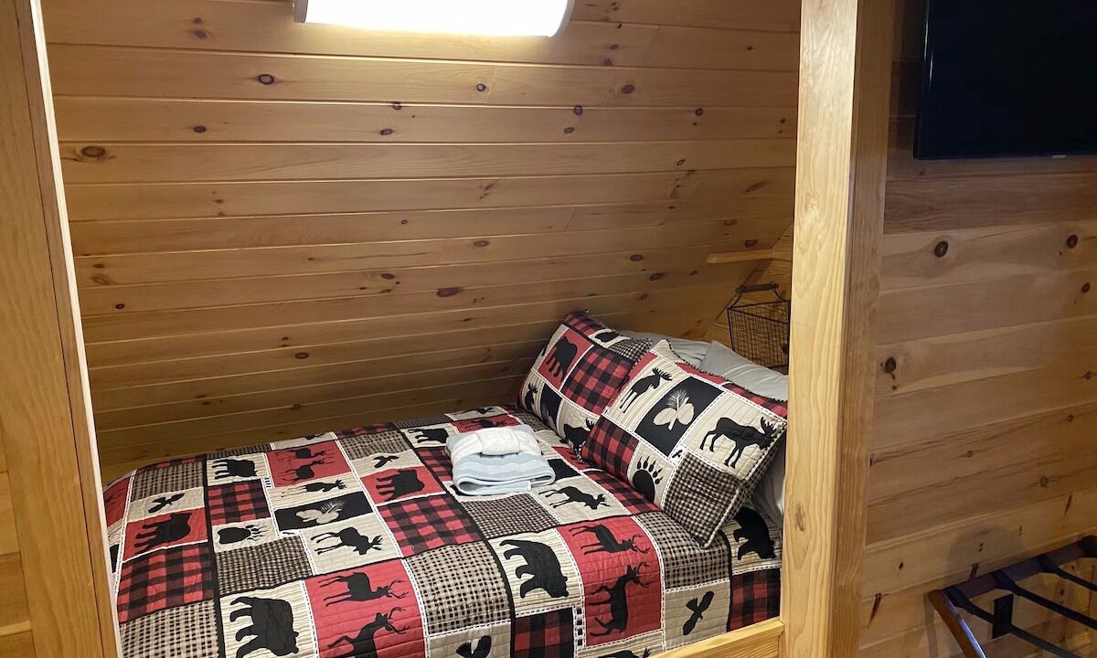 Photo of Bedroom in Lake Norman of Catawba