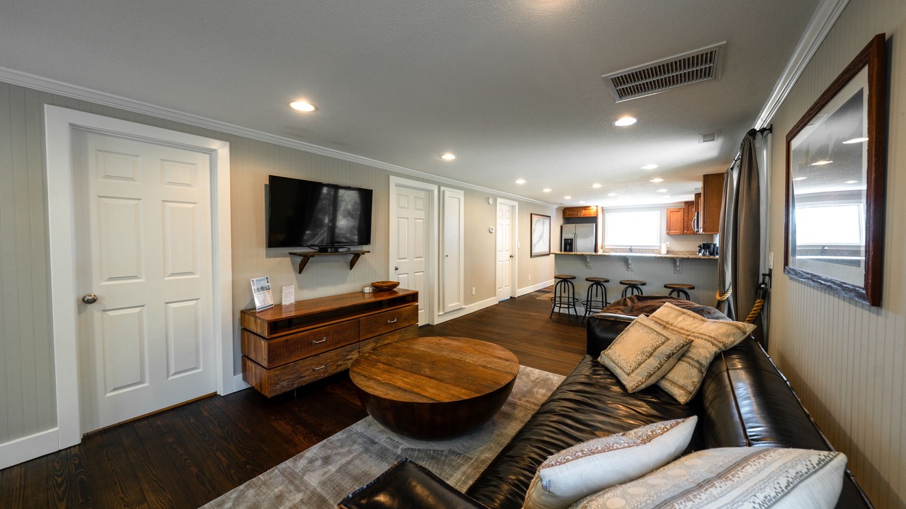 Photo of Bedroom in Waves