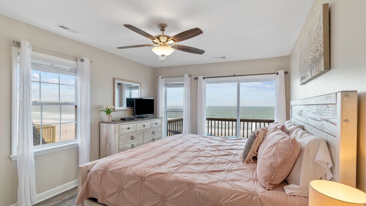 Photo of Bedroom in North Topsail Beach