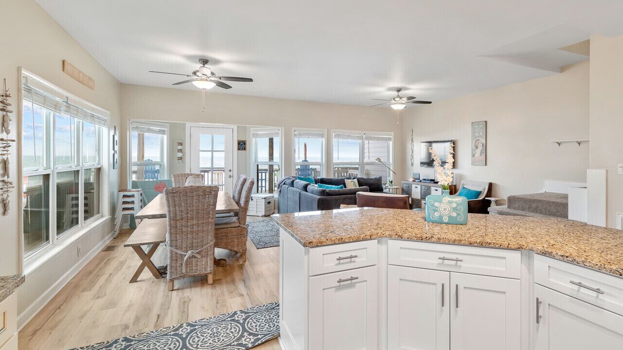 Photo of Livingroom in North Topsail Beach